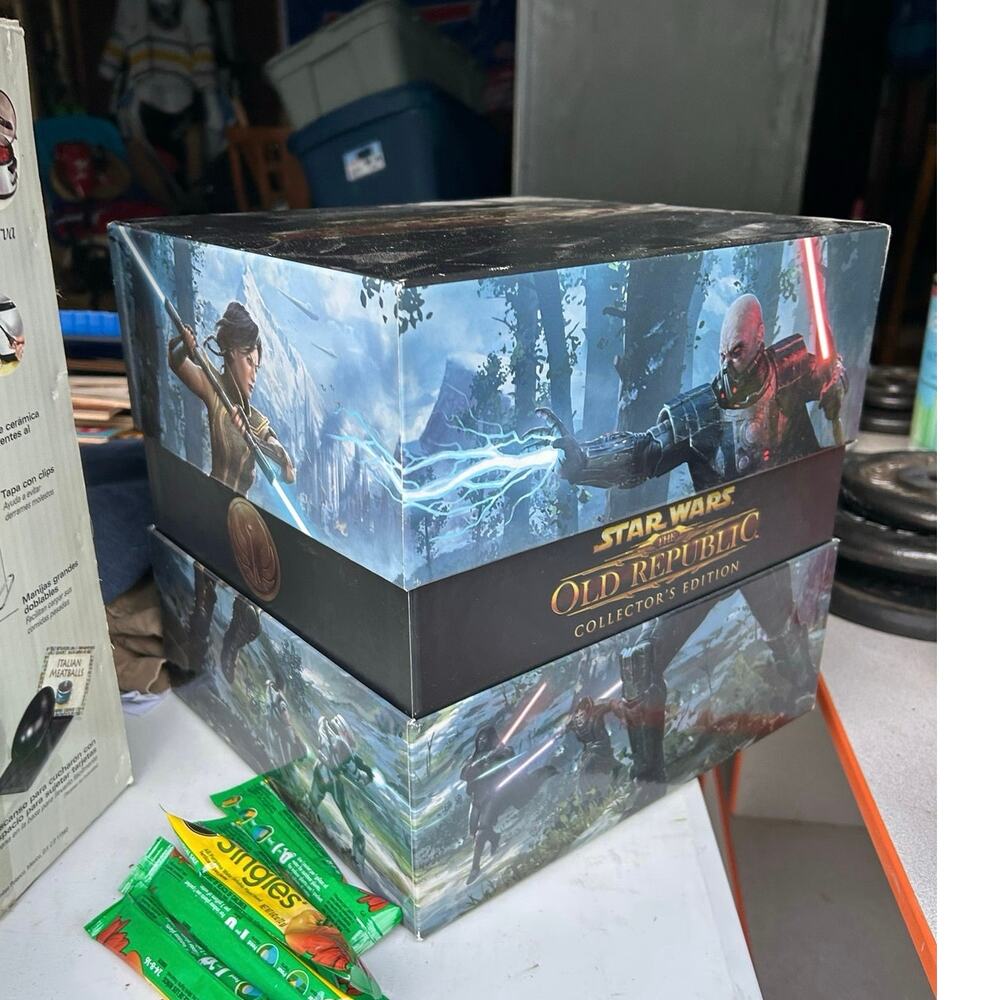 Star Wars*EMPTY BOX* The Old Republic
Darth Malgus Collectors Edition statue box